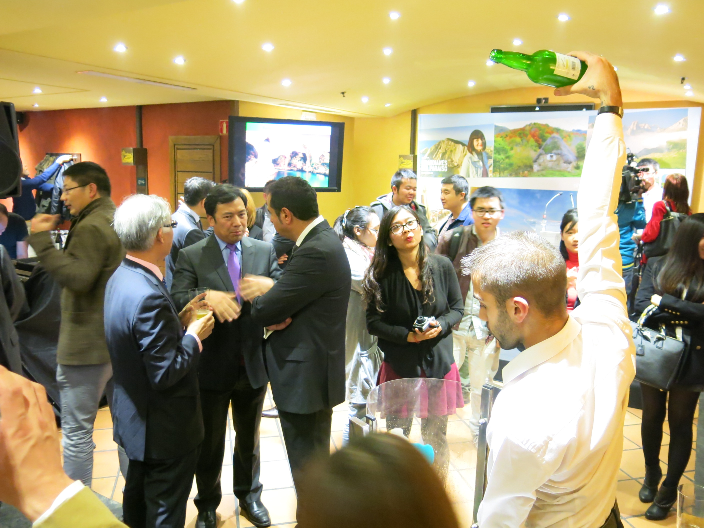 20131031 Encuentro Comunidad China 2 El Digital de Asturias