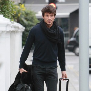 Andrés Velencoso se queja del acoso que sufre su familia