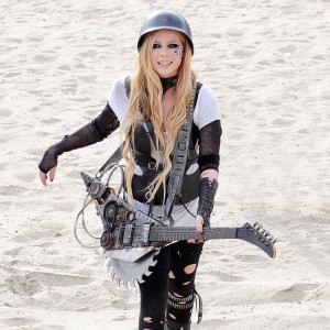 Avril Lavigne on the set of her new music video