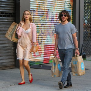 Carles Puyol and girlfriend Vanessa Lorenzo walk home with groceries in NYC