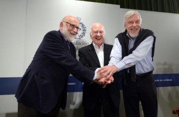 Higgs-Englert-y-el-CERN-reciben-el-Premio-Principe-de-Asturias-de-Investigacion_image_380