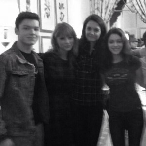 Katie Holmes se estrena en Twitter