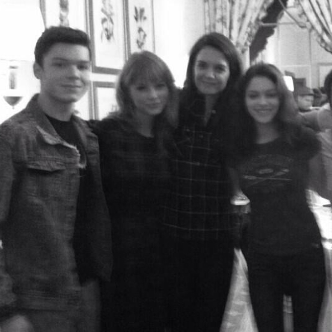 Katie Holmes se estrena en Twitter El Digital de Asturias