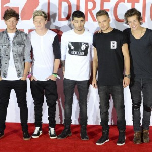 Louis Tomlinson pide a Simon Cowell que pague las facturas de One Direction