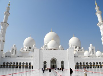 Ein Gotteshaus im XXL-Format:Die Sheik-Zayed-Moschee in Abu Dhabi