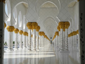 Ein Gotteshaus im XXL-Format:Die Sheik-Zayed-Moschee in Abu Dhabi