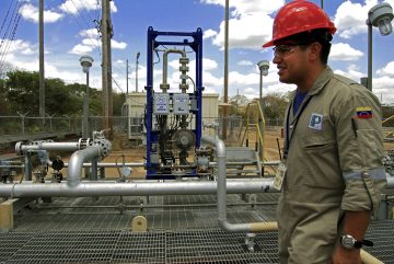 Venezuelan oil raises and reaches almost  80 U.S. dollars