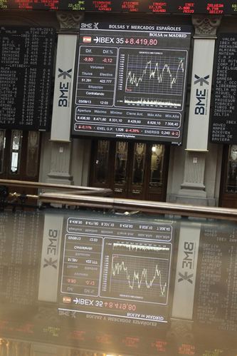 El Ibex logra mantener las subidas y recupera niveles de julio de 2011