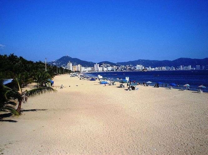 México asegura que Acapulco está «en condiciones óptimas» de recibir turistas tras las tormentas