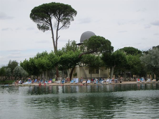 España atrae a una media de entre 20.000 y 50.000 turistas de salud