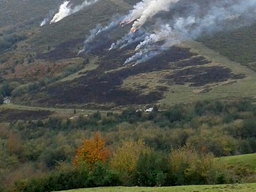 2013_11_24 Quema controlada en Laviana