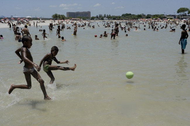 Bathers enjoying a hot day in Rio