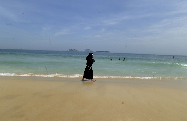 Brazil: Rio de Janeiro experiences day of high temperatures