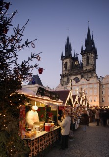 Böhmisches Glas und Hipster-Mode: Weihnachtsmärkte in Prag