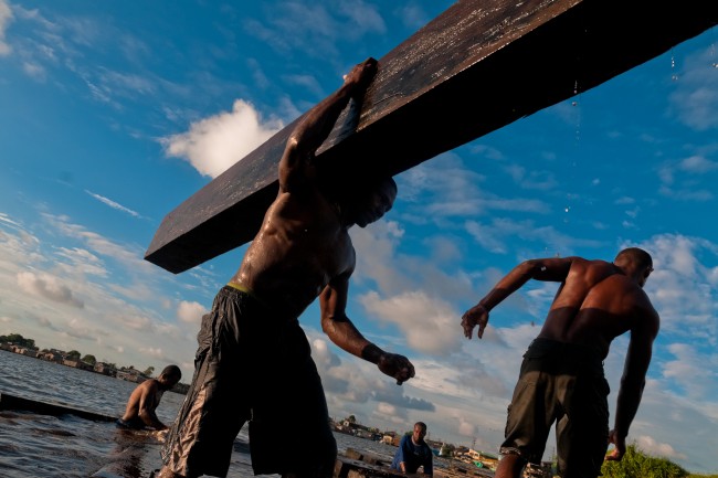 Rainforest wood processing in Colombia