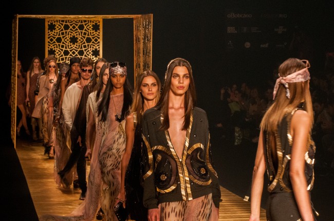 Victor Dzenk closes day one of Rio Fashion Week 2013