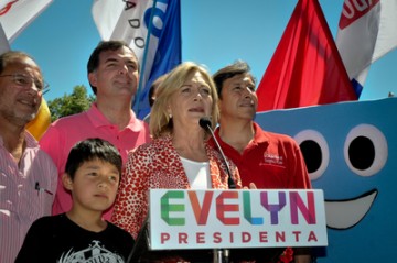 Evelyn Matthei continues with presidential campaign - Chile