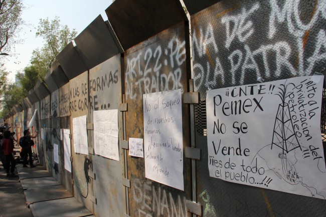 Protests at Mexican Senate to reject energy reform