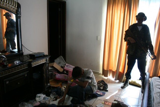 Vigilantes detain alleged Knights Templar cartel members