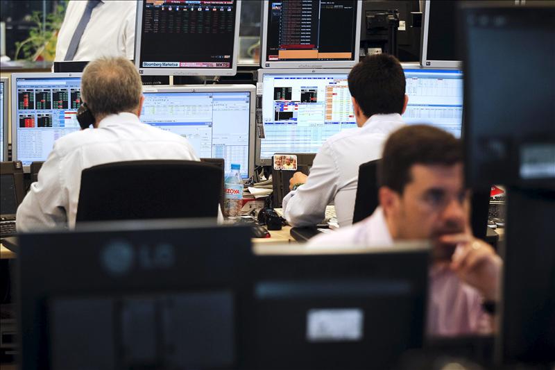 España coloca 5.010 millones y paga a diez años intereses previos a la crisis