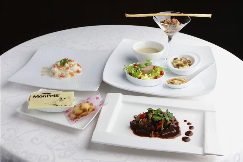 Crean un restaurante de «comida felina» para celebrar el día del gato en Tokio