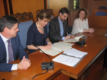 2014_05_16  Firma Convenio Servicios Sociales