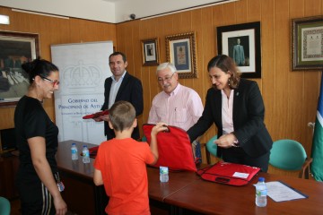 2014_07_22 entrega de viviendas Ribera de Arriba