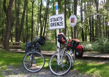 Un viaje en bicicleta a lo largo de la antigua frontera interalem