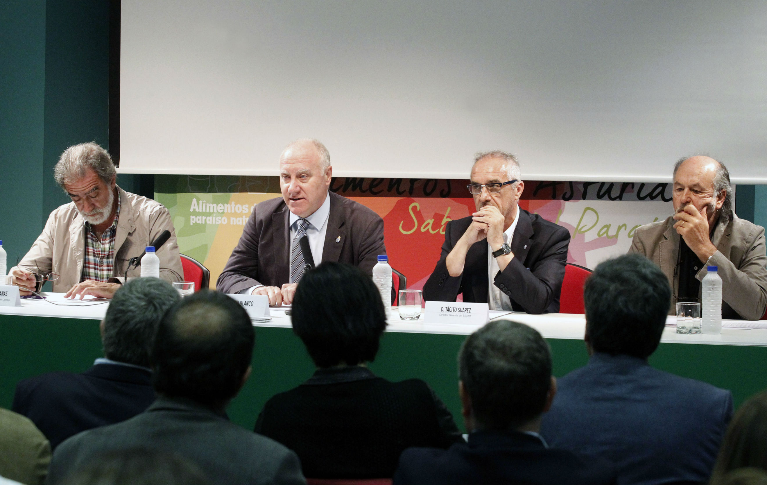 20140808 consejero jornada HUCA 2 El Digital de Asturias