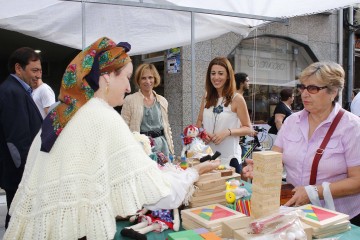 A directora xeral de Comercio, Sol Vázquez Abeal, e a directora de Turismo de Galicia