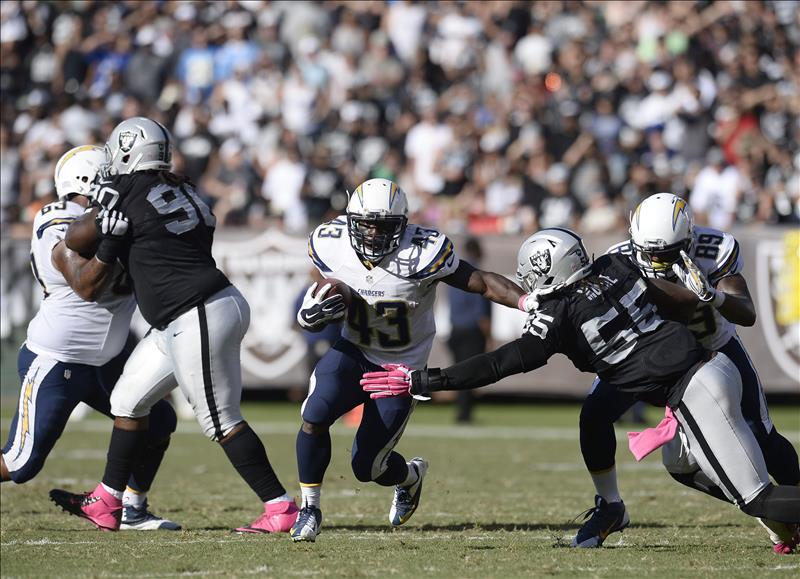 2831. Oliver define el triunfo de los Chargers y los Raiders siguen