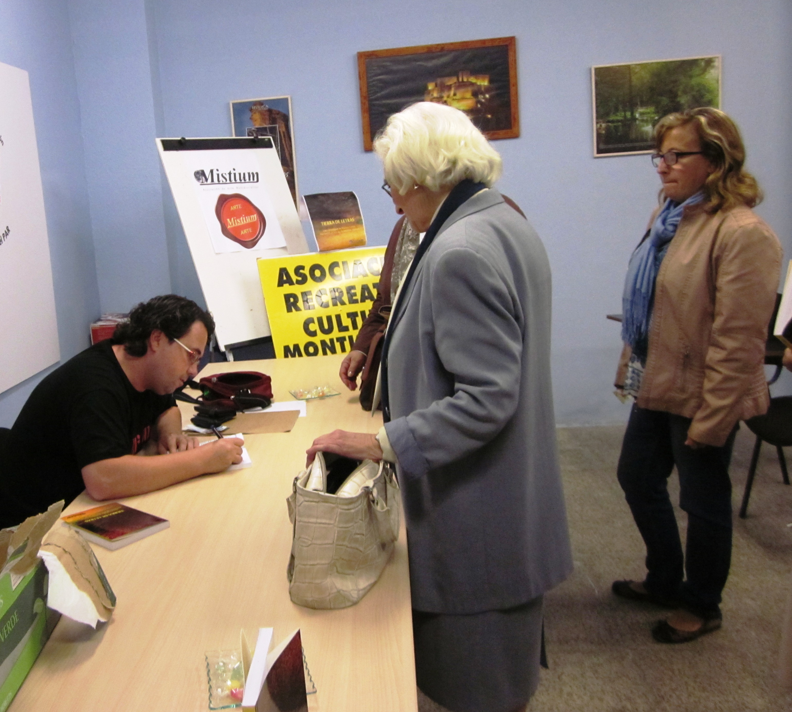 FOTO FIRMAS El Digital de Asturias