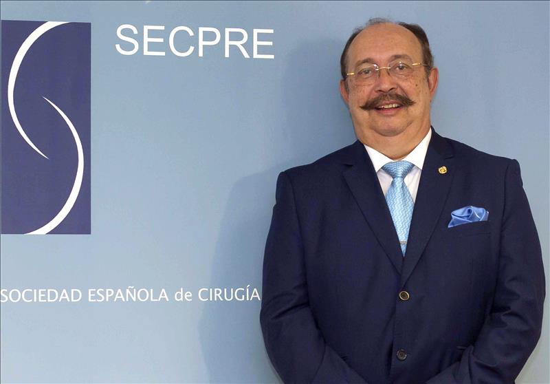 Cristino Suárez «Sanidad nos está amputando la especialidad»