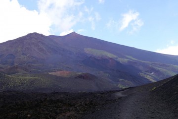 Un-nuevo-metodo-calcula-en-minutos-donde-surgira-la-lava-de-un-volcan_image800_