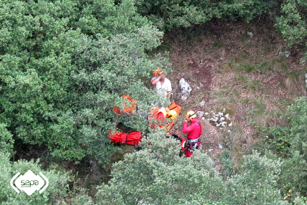 20150910 RESCATE DE CAZADOR EN PROAZA 1 El Digital de Asturias