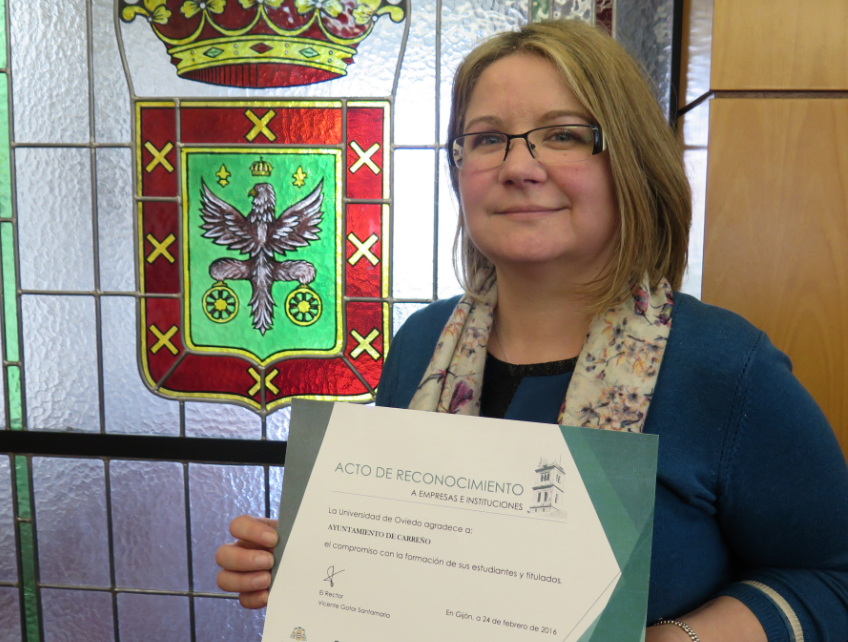 Carreño recibe el reconocimiento de la Universidad de Oviedo