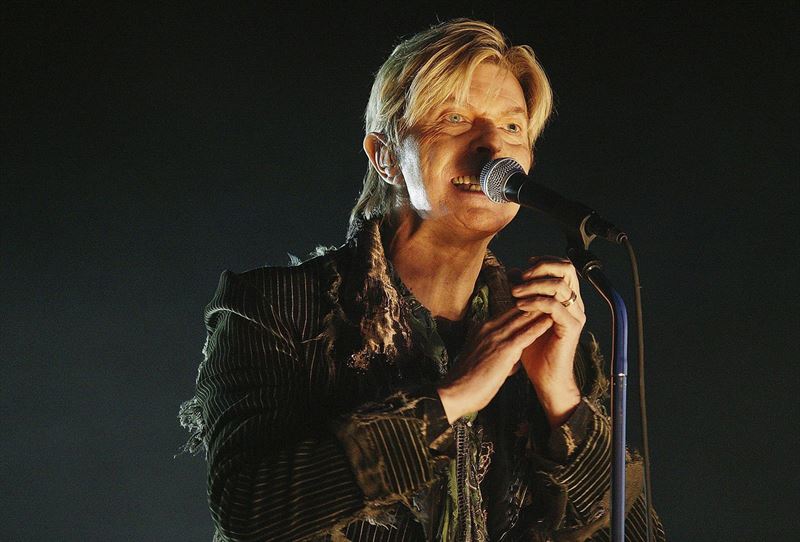 David Bowie divide su patrimonio entre la familia y pide esparcir cenizas en Bali