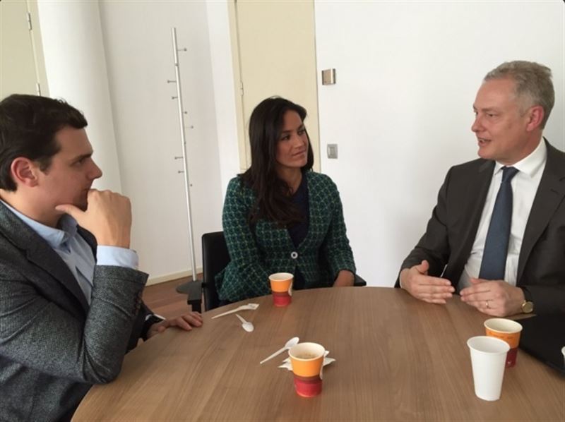 Albert Rivera se reúne con el embajador británico