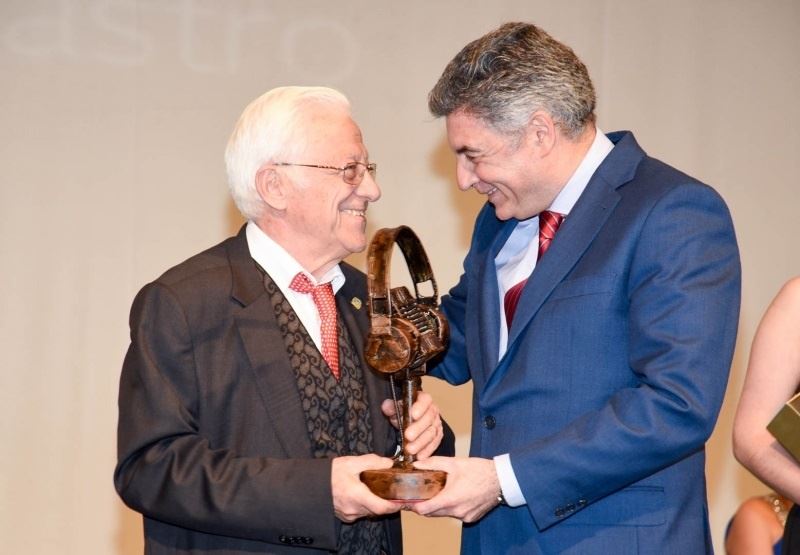 El padre Ángel «Algunos están haciendo un gran negocio con los refugiados»