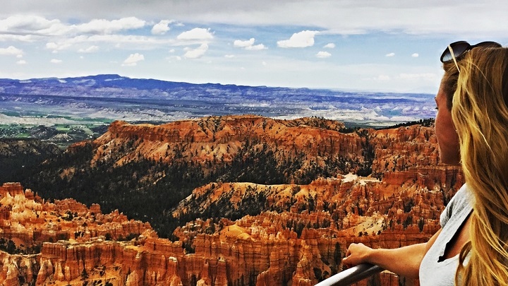 Cassandra de Pecol, recorre todos los países del mundo con tan solo 27 años