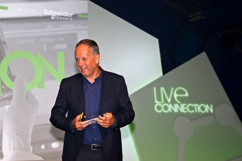 Patrick Gaonach: »Schneider Electric está liderando la transformación digital del sector»