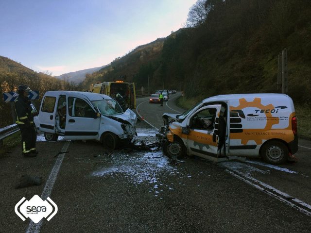 ACCIDENTE DE TRÁFICO EN MIERES El Digital de Asturias