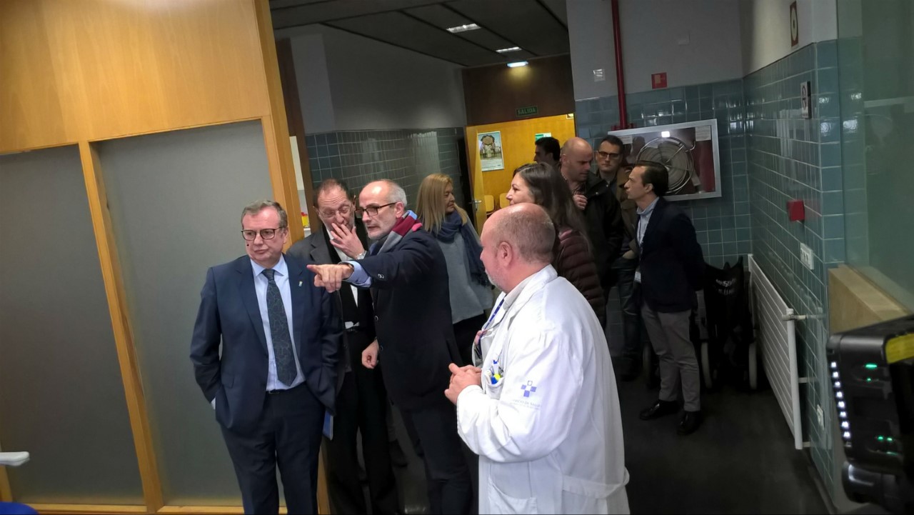 20180216 Visita consejero Sanidad centro El Llano El Digital de Asturias