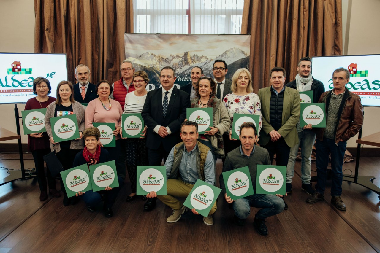 Consejero Empleo entrega premios aldeas El Digital de Asturias