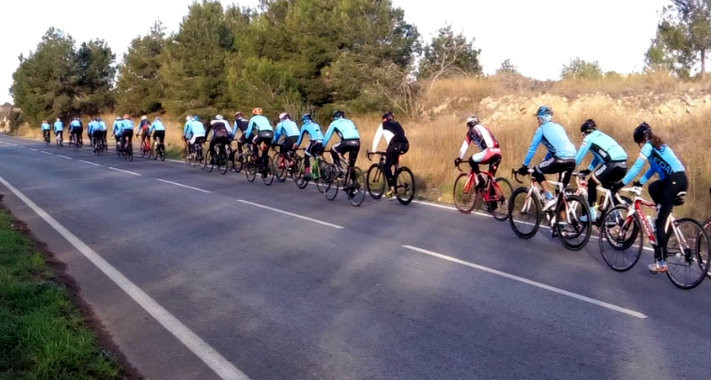 Losconductoresrespetanmasaunpelotonqueaunciclistaensolitarioimage380 El Digital de Asturias