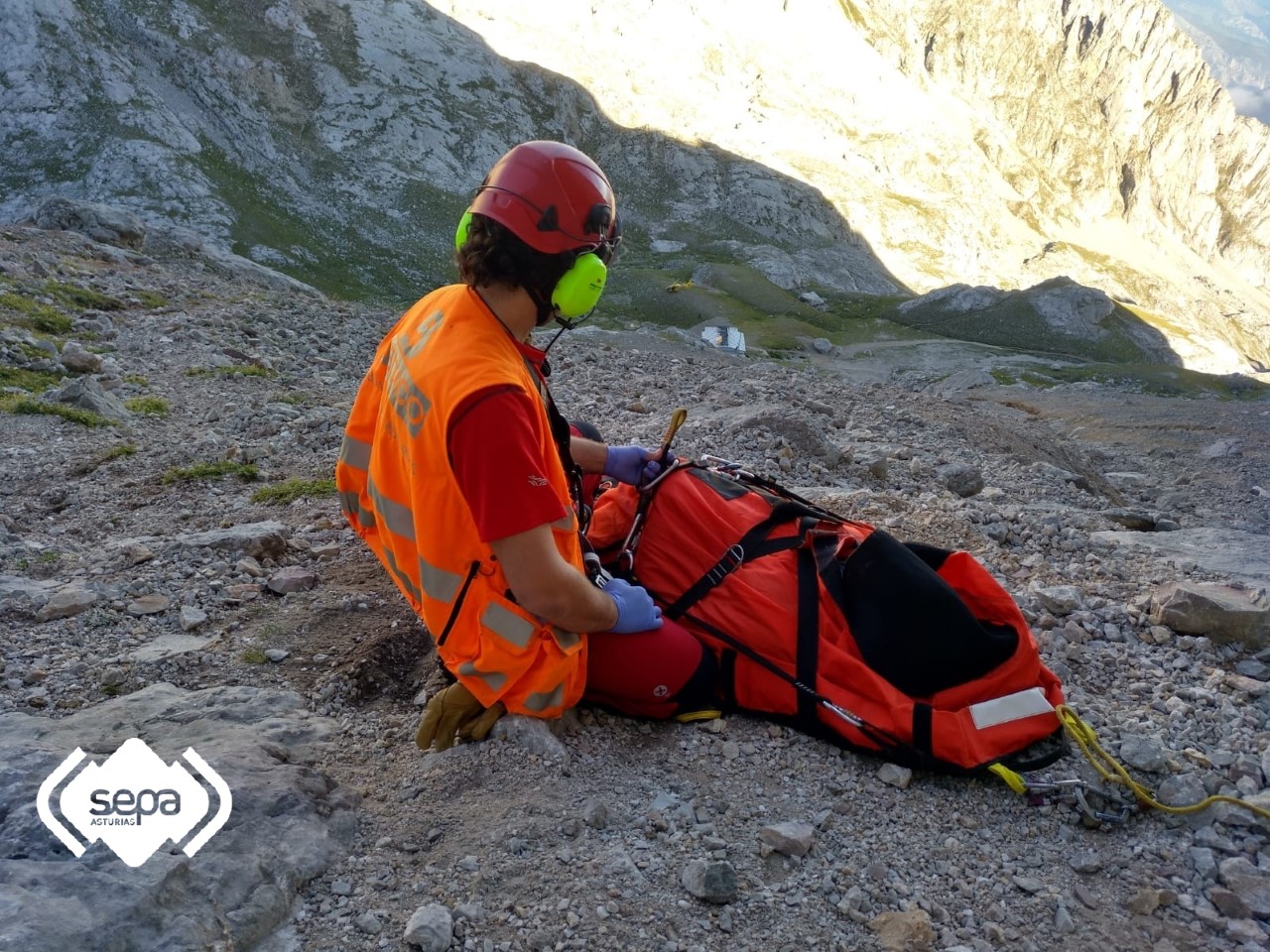 RESCATE DE MONTAÑA EN BASE DE VIA LEIVA EN URRIELLU El Digital de Asturias