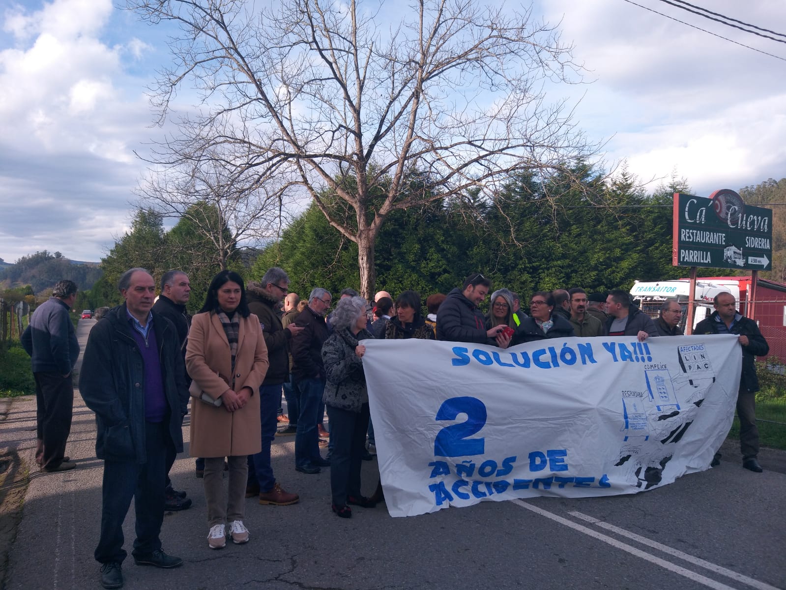 20181128 Carmen Fernández en el corte carretera AS255 entre Pravia y SAlas El Digital de Asturias
