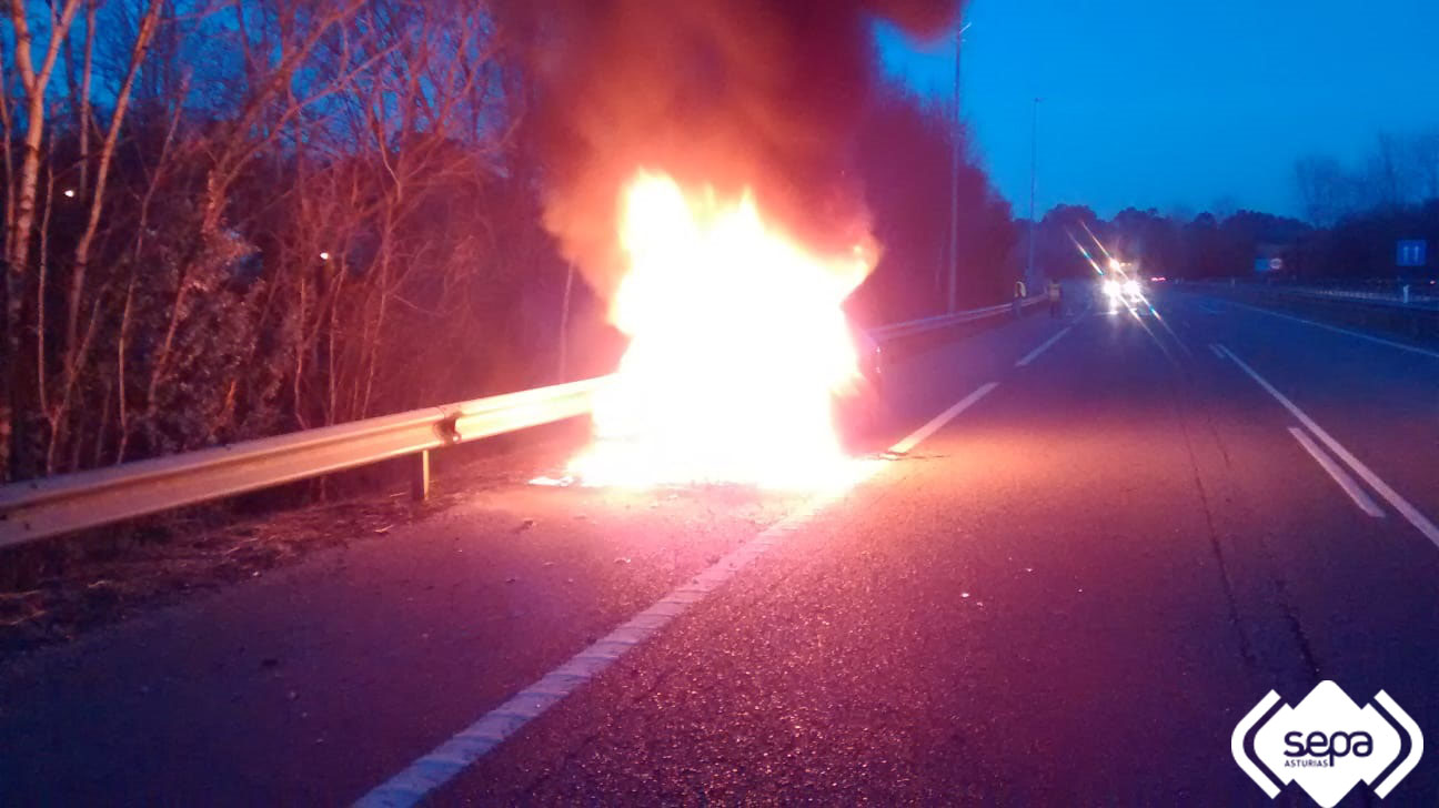 INCENDIO URBANO COCHE LLANES El Digital de Asturias