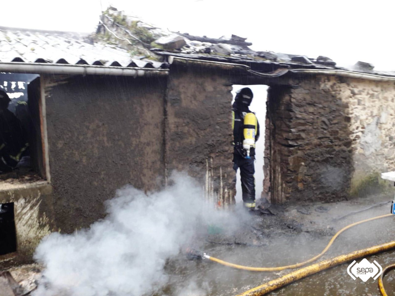 INCENDIO URBANO EN CASTROPOL El Digital de Asturias