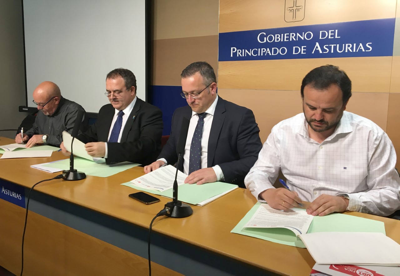 firma convenio cac El Digital de Asturias